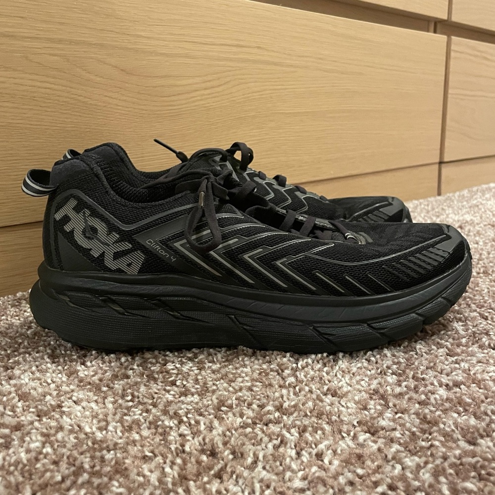 Hoka One One Clifton 4 Outdoor Voices all black Sneaker, size 9m/11w